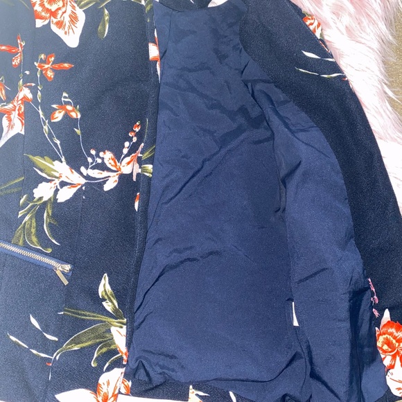 Fashion Model Blazer - Picture 2 of 5